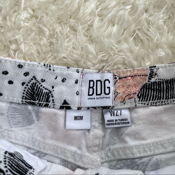 BDG Urban Outfitters Floral Mom Shorts - Picture 4 of 6